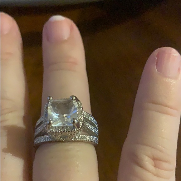 Ring - Picture 2 of 2